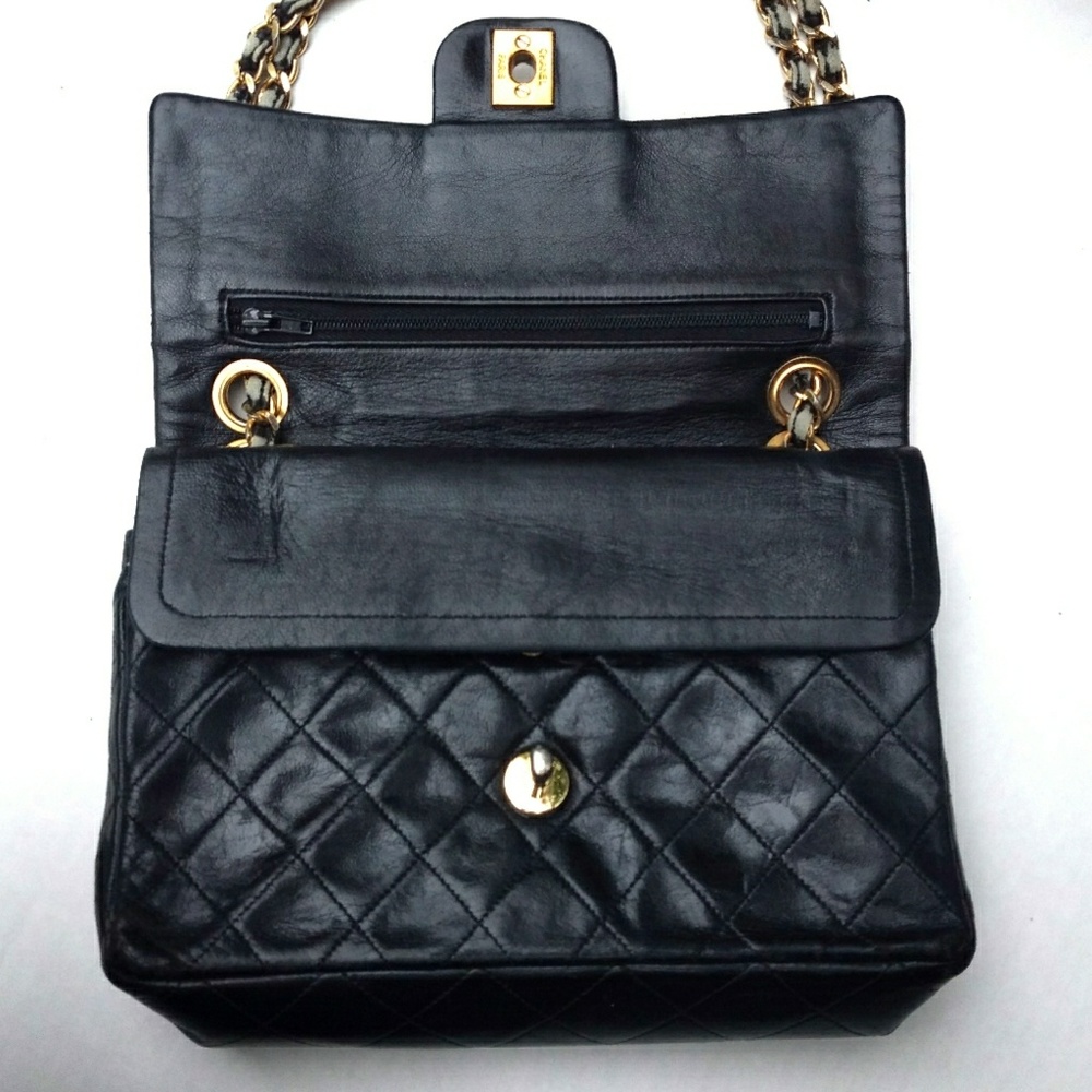 Vintage Designer Chanel Quilted Hidden Pocket Bag - Picture 7 of 8